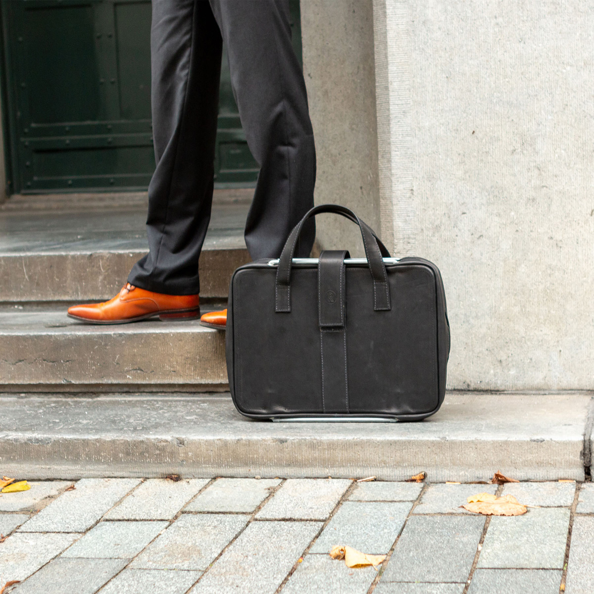 R-Go Viva 15.6″ Laptop bag (black)