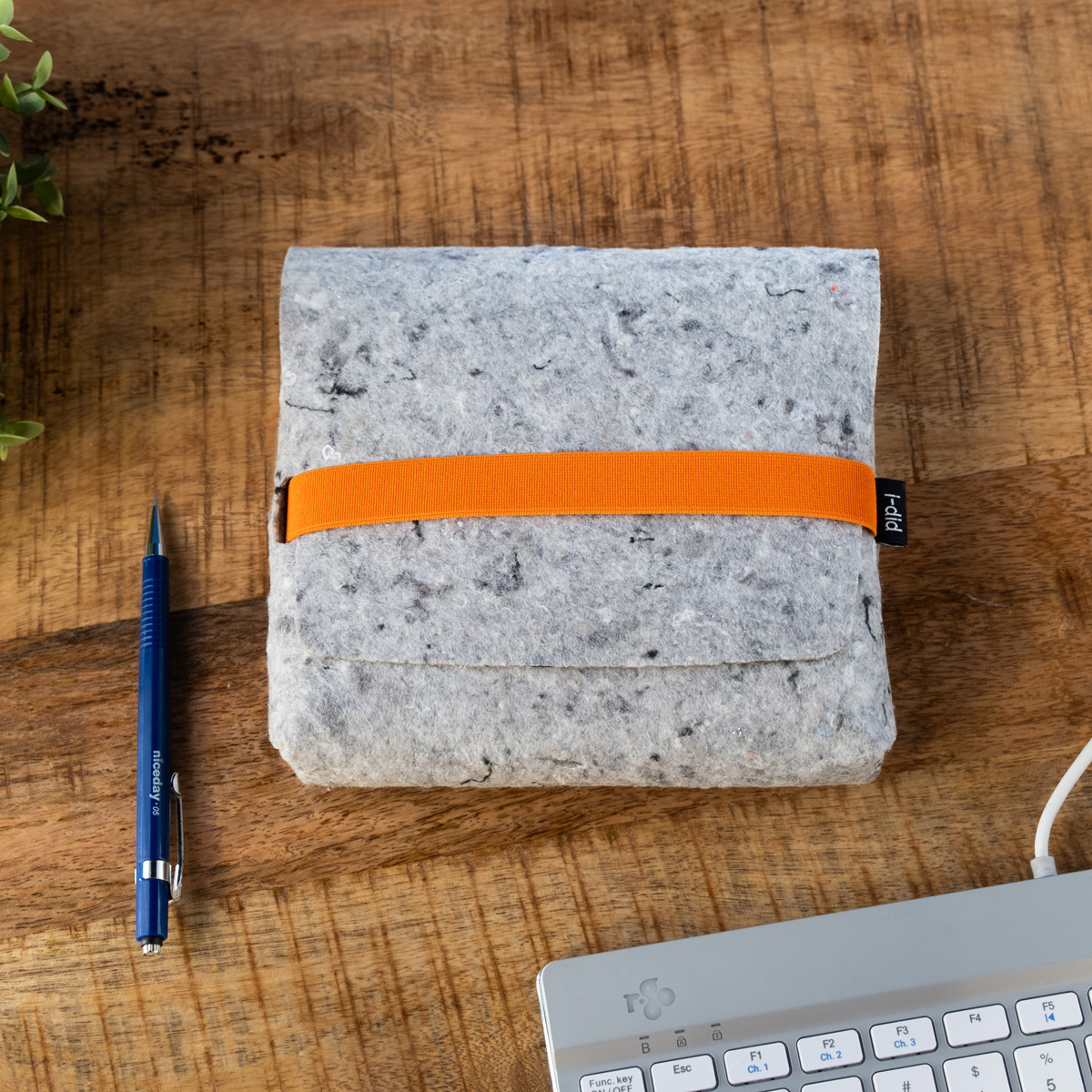 R-Go Pouch felt sleeve for Split keyboard