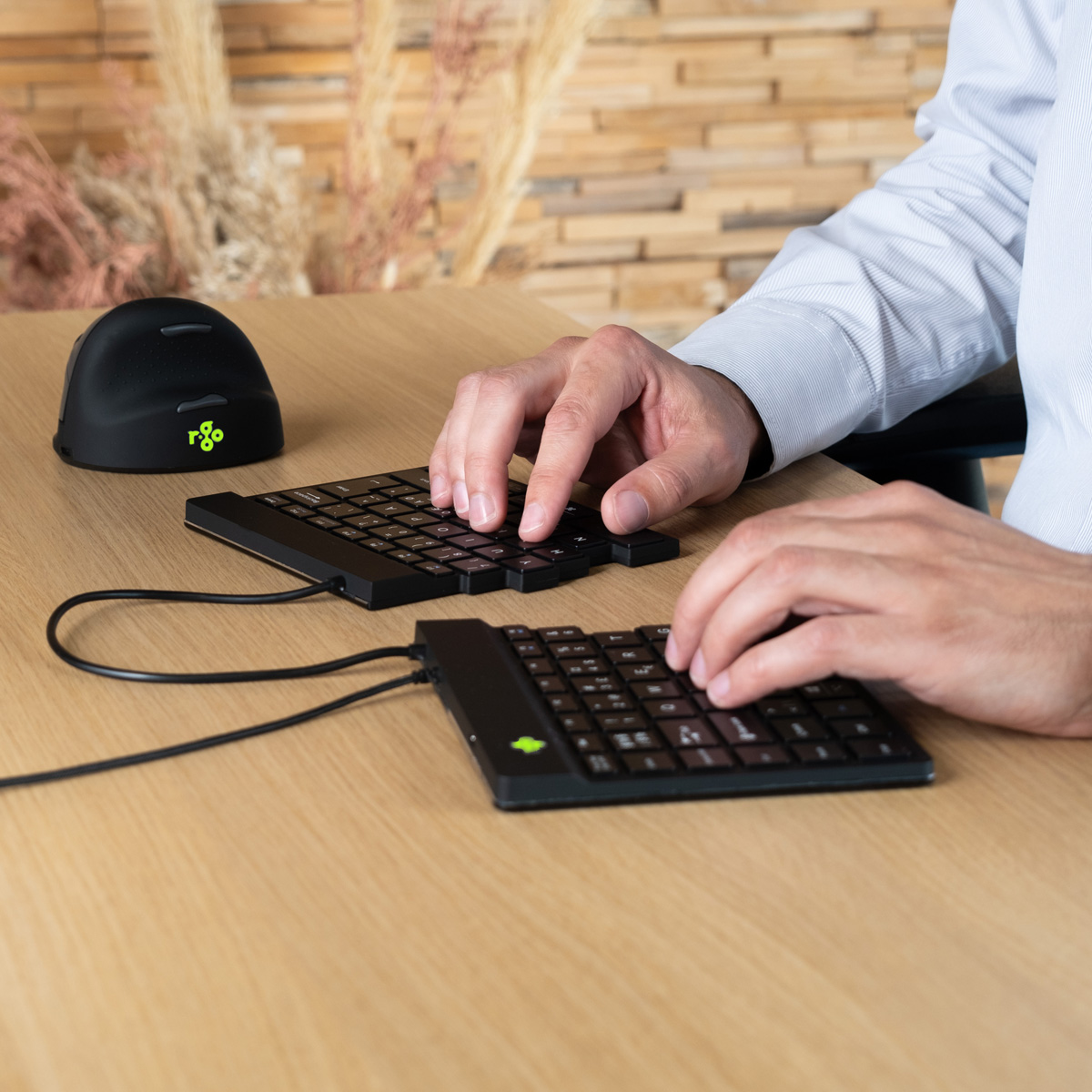 R-Go Split Break v2 (black, wired, QWERTY – ES)